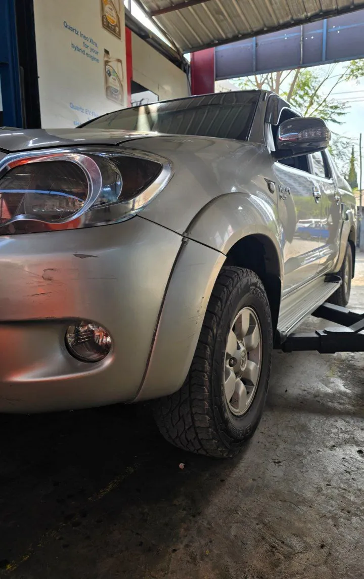 Toyota Hilux 2008 D4D Manual – photo 4