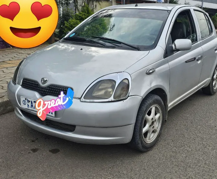 Toyota Vitz 2001 Automatic – photo 3