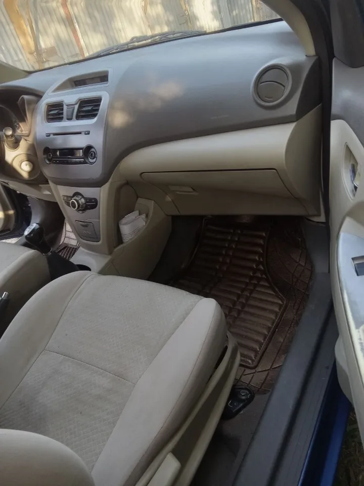 2017 Blue Toyota Sedan – photo 8