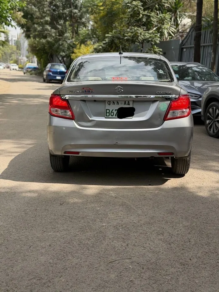 Suzuki Dzire 2022 Automatic – photo 4