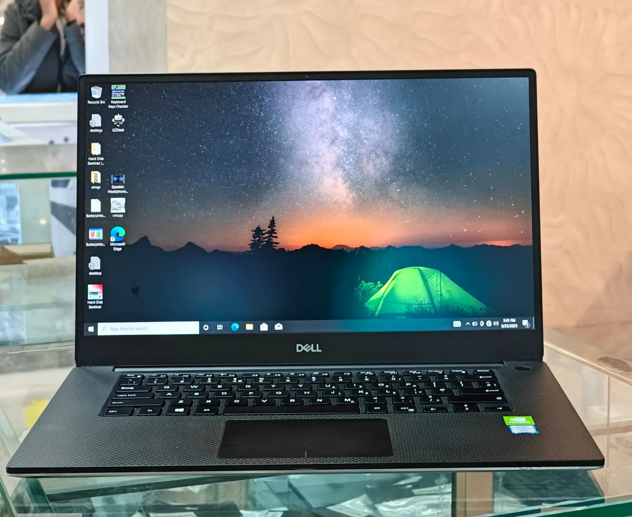 Dell Precision 5540 i7 Laptop – photo 5