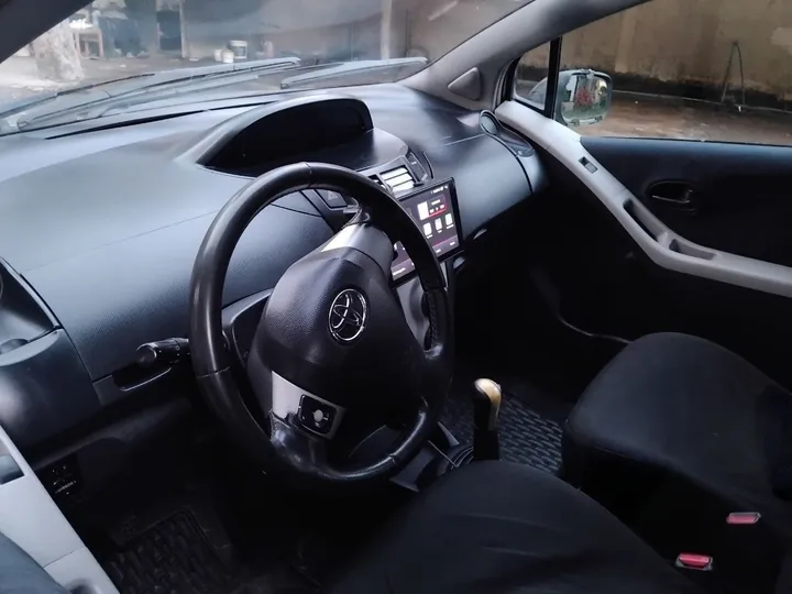 Toyota Yaris Compact 2007 – photo 6