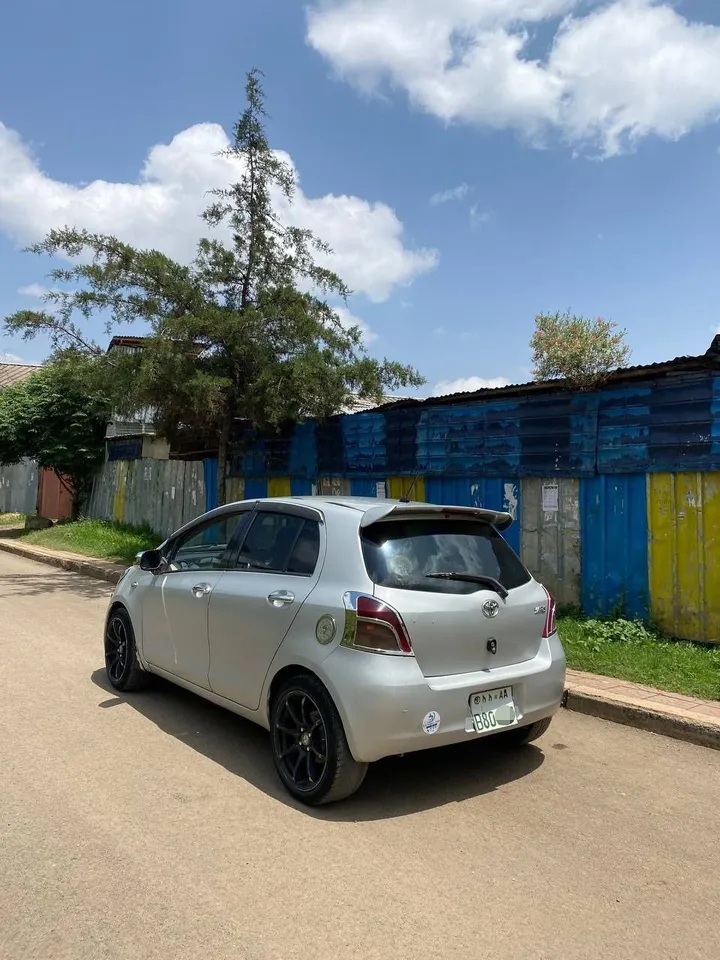 Toyota Yaris Compact 2007 – photo 3