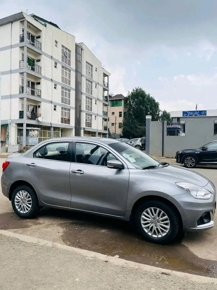 Suzuki Dzire 2022 Automatic – photo 5