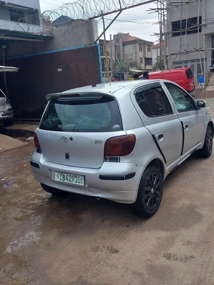 2004 Toyota Vitz 1.0L Automatic – photo 3