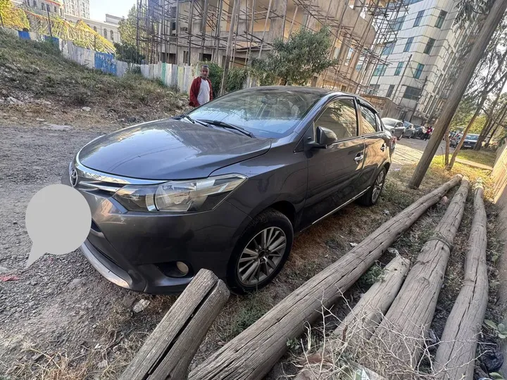 Toyota Yaris 2014 Automatic Sedan – photo 5