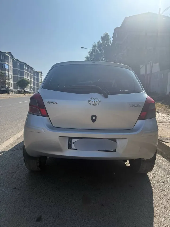 Toyota Yaris Compact 2010 – photo 8