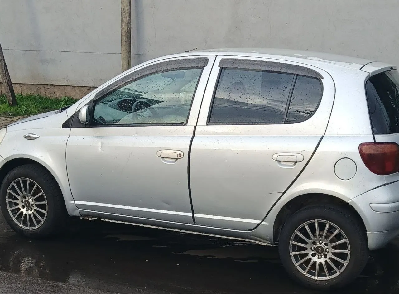 Toyota Vitz 2002 Automatic – photo 3