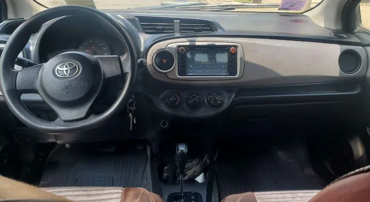 Toyota Yaris 2012 – photo 5
