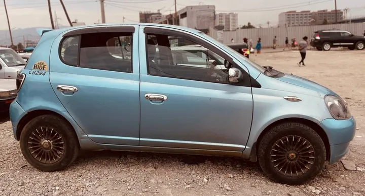 Toyota Vitz 2001 Automatic – photo 4