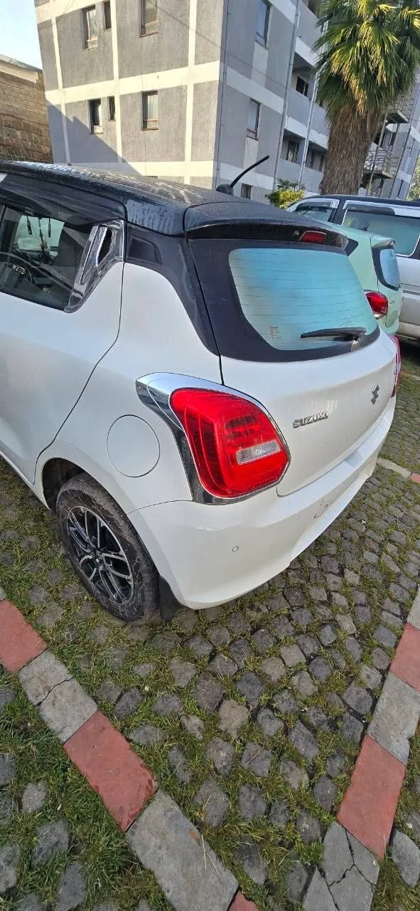 Suzuki Swift 2022 Automatic – photo 3