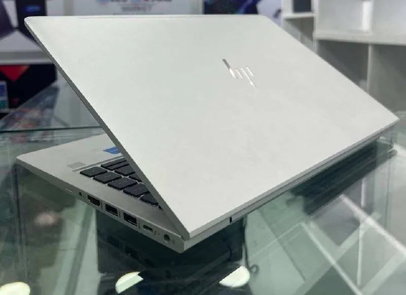 HP EliteBook 830 G8 Laptop – photo 3
