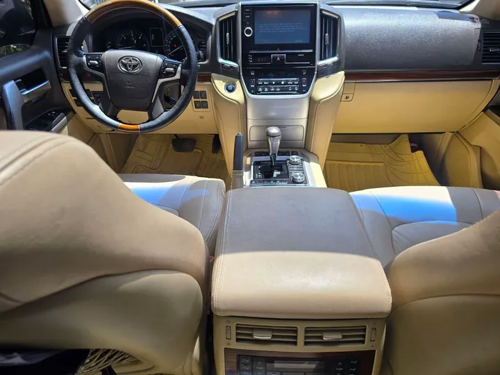Toyota Land Cruiser V8 VXR 2017 – photo 6