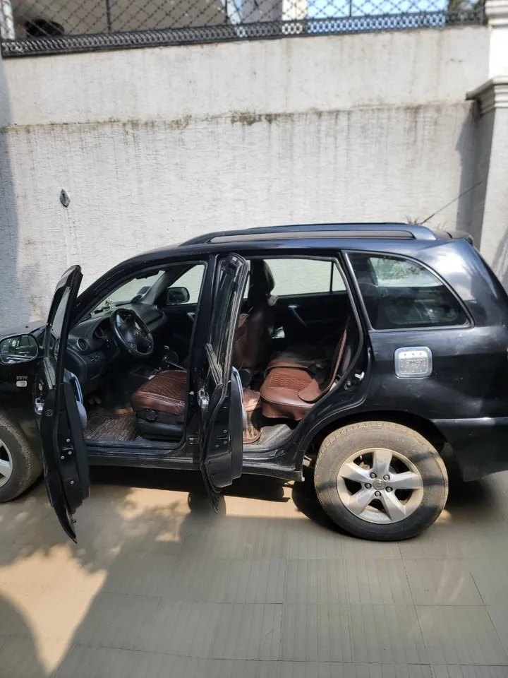 Toyota RAV4 2005 1.8L Manual – photo 3