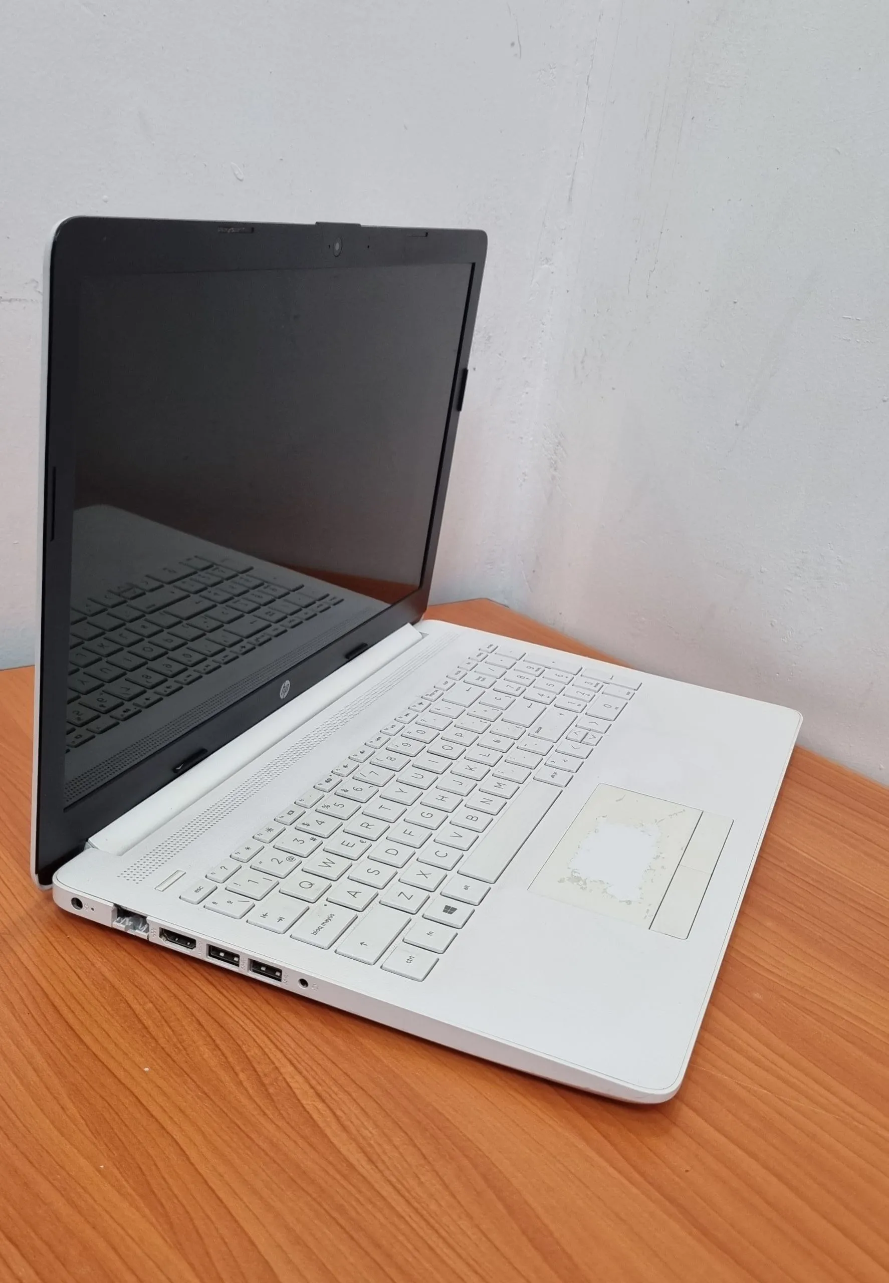 HP Streambook Core i3 7th Gen – photo 3