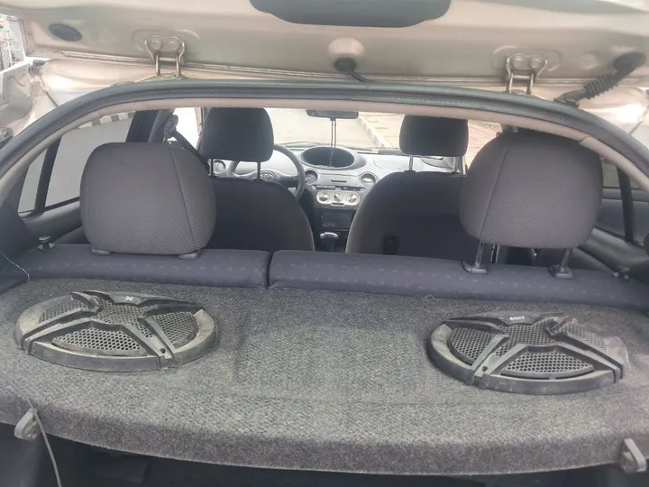 2004 Toyota Vitz Hatchback – photo 6