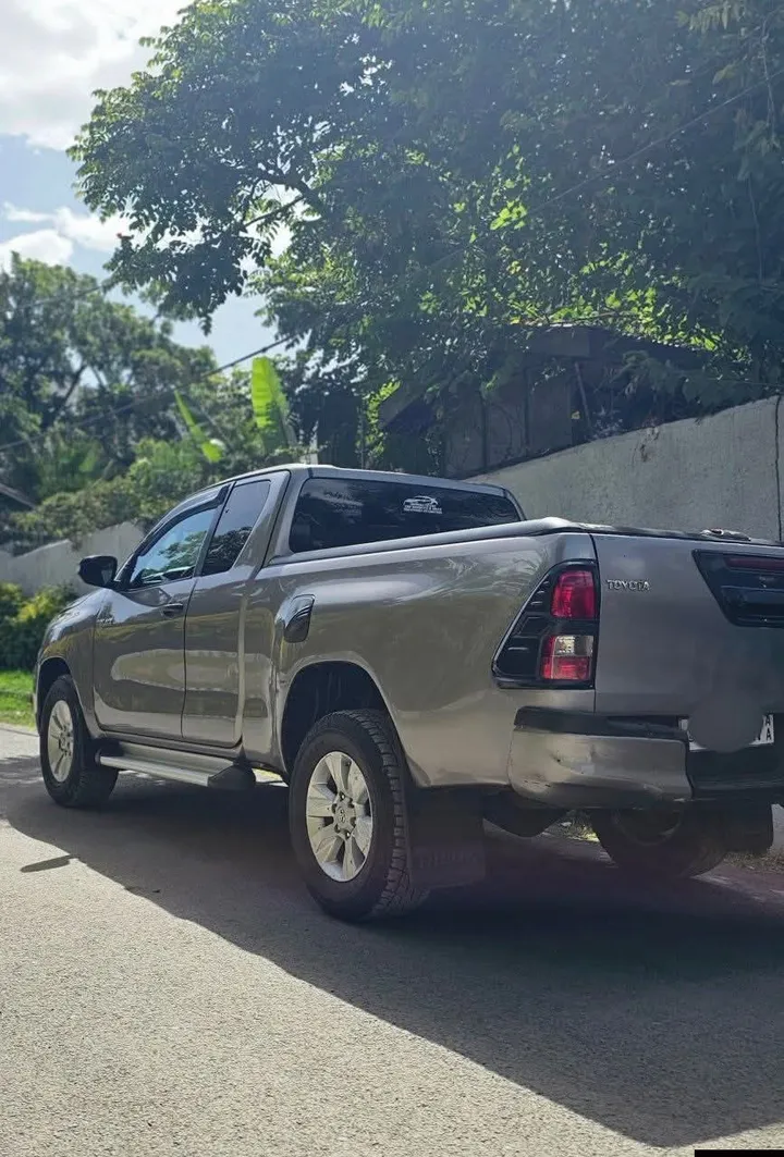 Toyota Revo 2020 Manual Diesel – photo 4