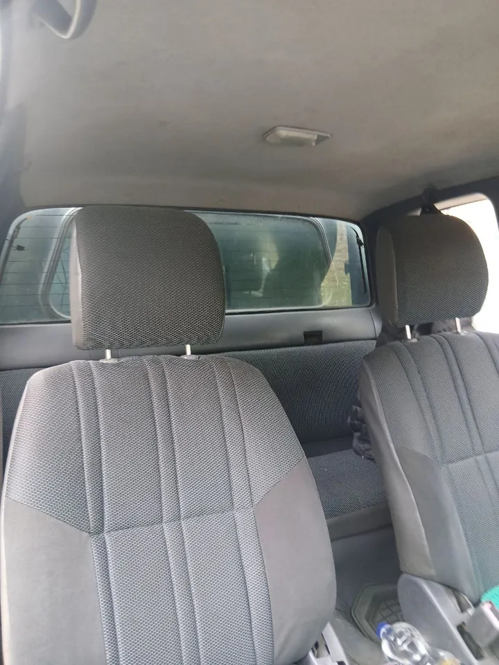 Toyota Hilux D4D 2003 Manual – photo 6