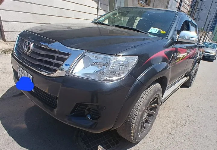 Toyota Hilux Double Cab 2013 Manual – photo 8