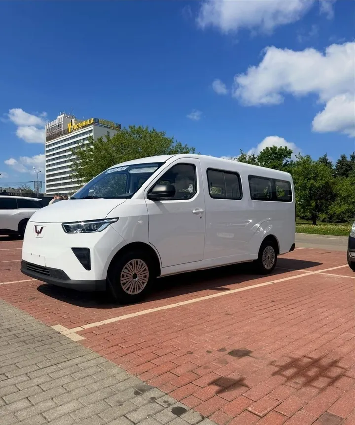 Wuling Hongguang EV MPV 14 Seater – photo 3
