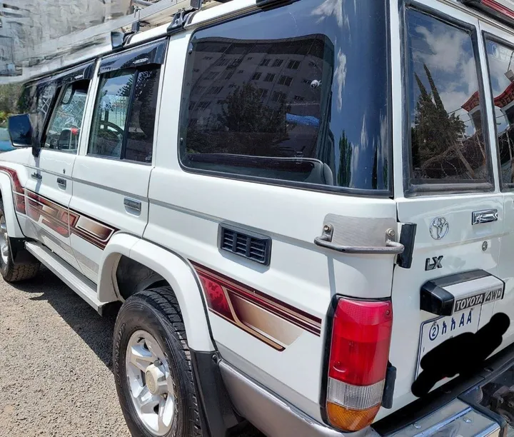 Toyota LandCruiser Hard Top Diesel – photo 3