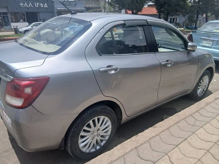 Suzuki Dzire 2022 Automatic – photo 3