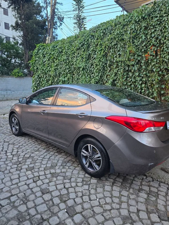 Hyundai Elantra 2011 – photo 5