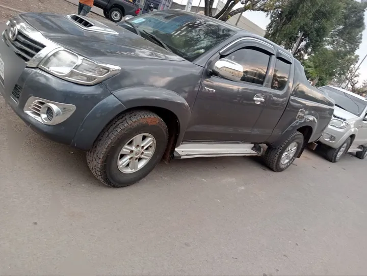 Toyota Hilux 2013 Diesel Pickup – photo 5