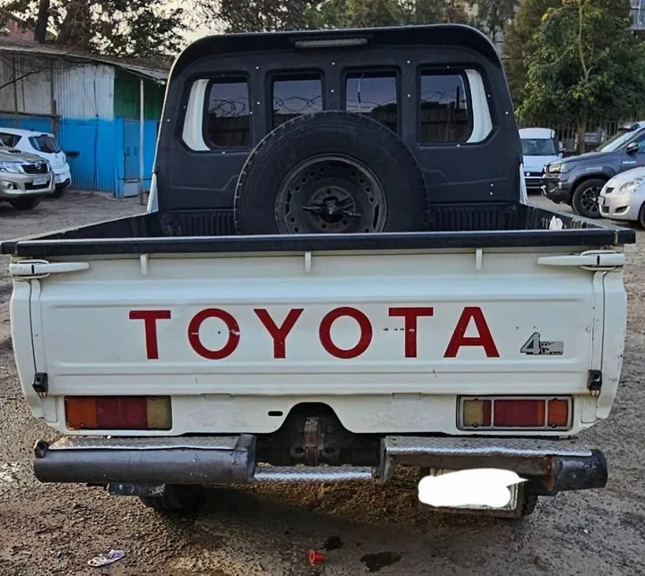 Toyota Double Cab Pickup 2018 – photo 6