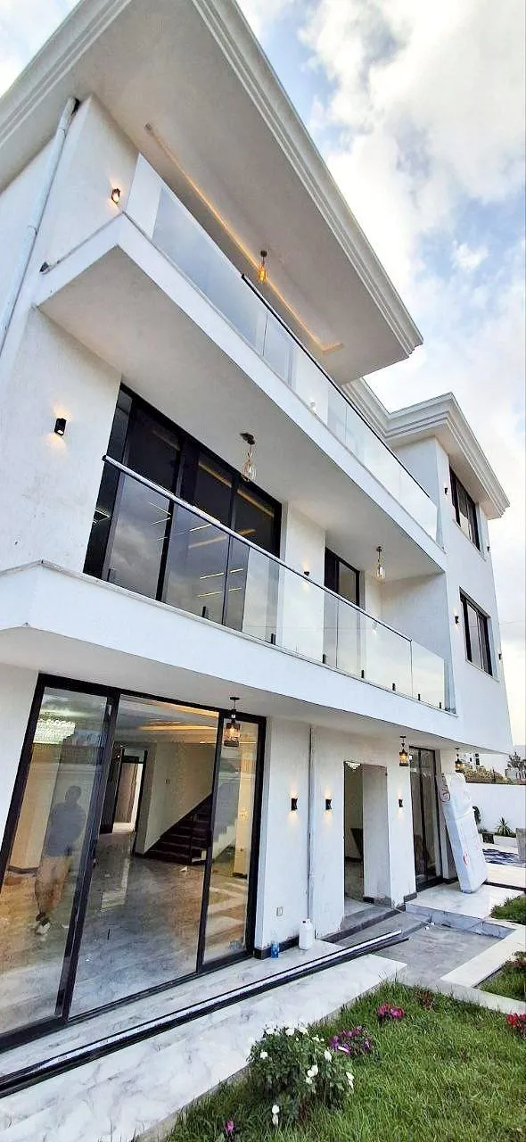 Modern G+2 8 Bedroom House – photo 4