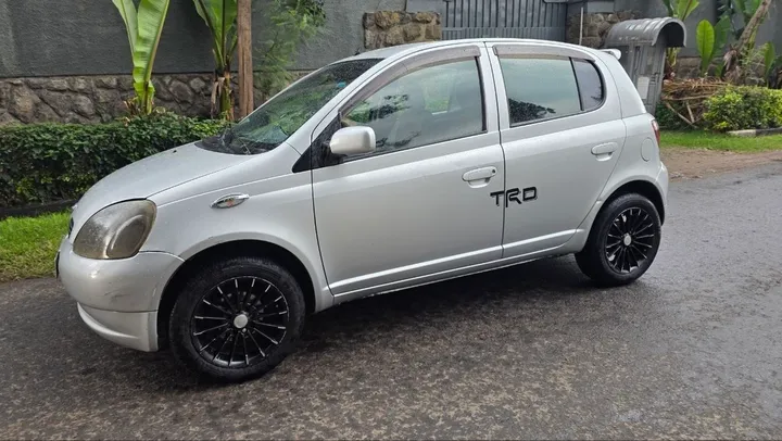 Toyota Vitz 2001 Automatic 1000CC – photo 10