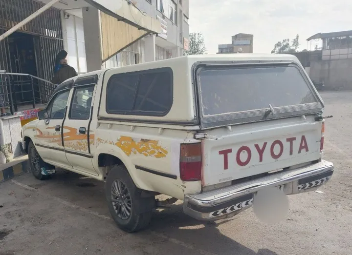 1990 Toyota Hilux Pickup – photo 3