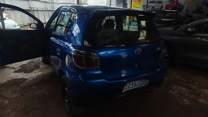 Toyota Vitz 2000 Automatic – photo 4