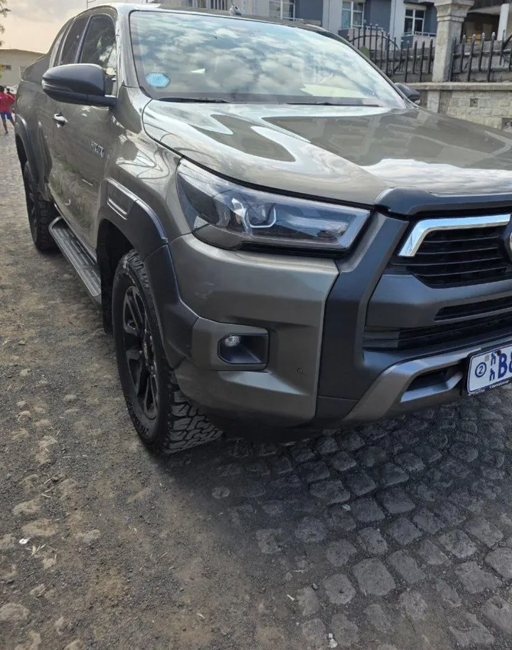 Toyota Hilux Invincible 2021 – photo 5