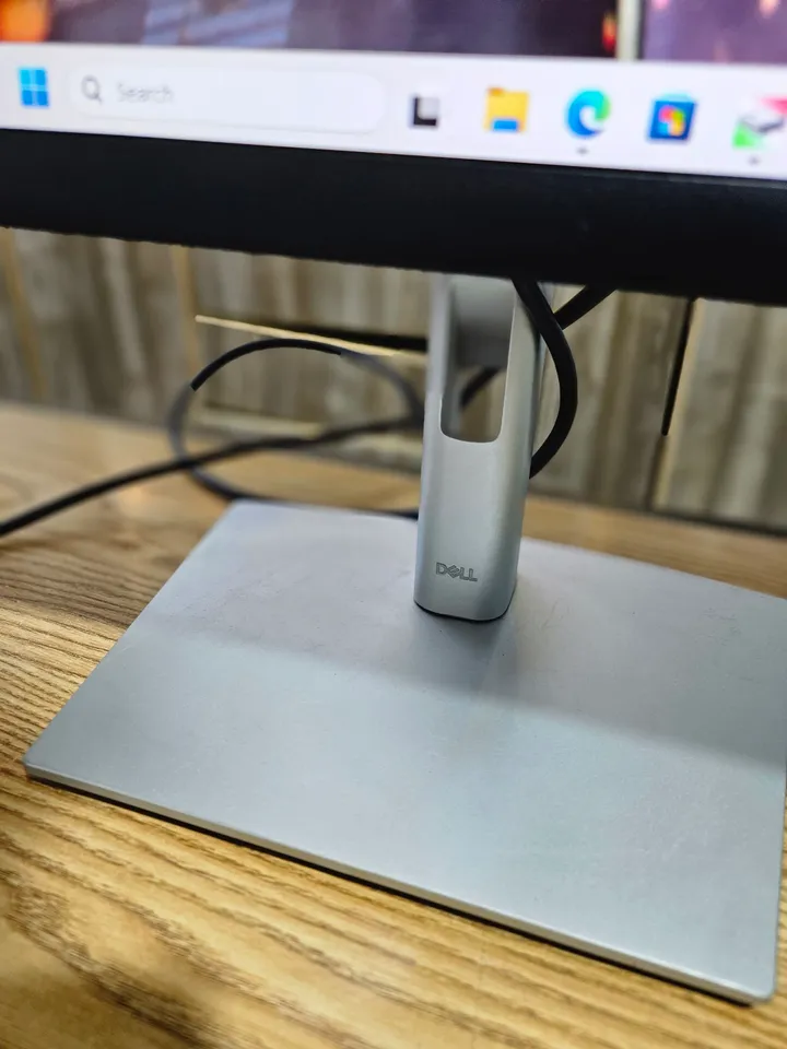 Dell P3223QE 32 Inch 4K Monitor – photo 3