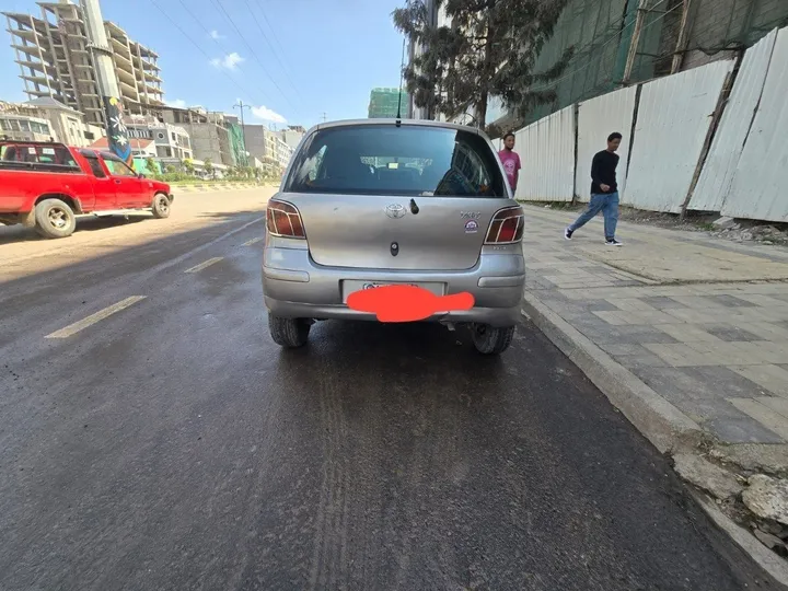 2003 Toyota Vitz Yaris Manual – photo 3