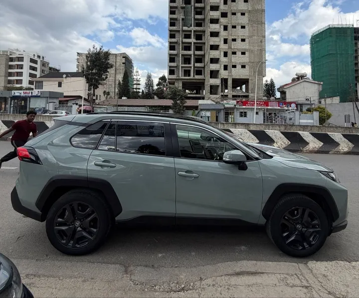 Toyota Rav4 Hybrid 2023 – photo 4