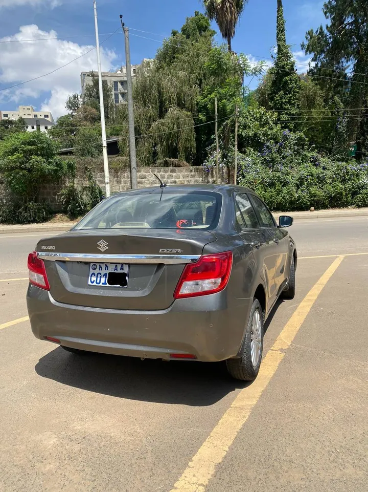 Suzuki Dzire 2021 Automatic – photo 4
