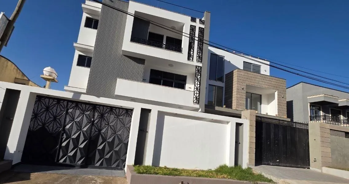 Modern Luxury G+2 House Summit – photo 3