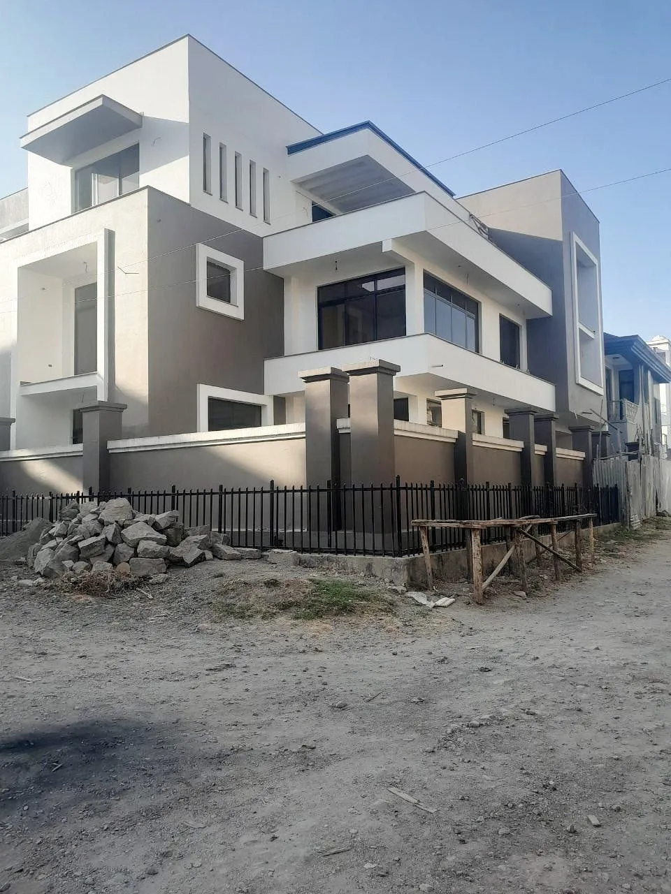 G+2 Finishing Stage Residential House – photo 4