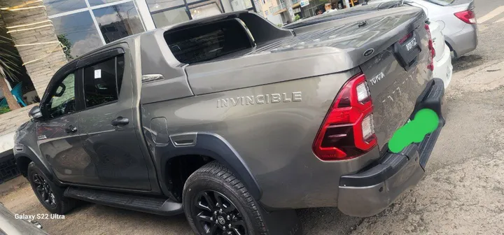 Toyota Hilux Invincible Double Cab 2022 – photo 4