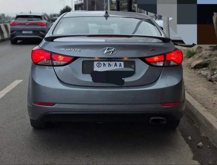 Hyundai Avante 2015 Automatic – photo 5