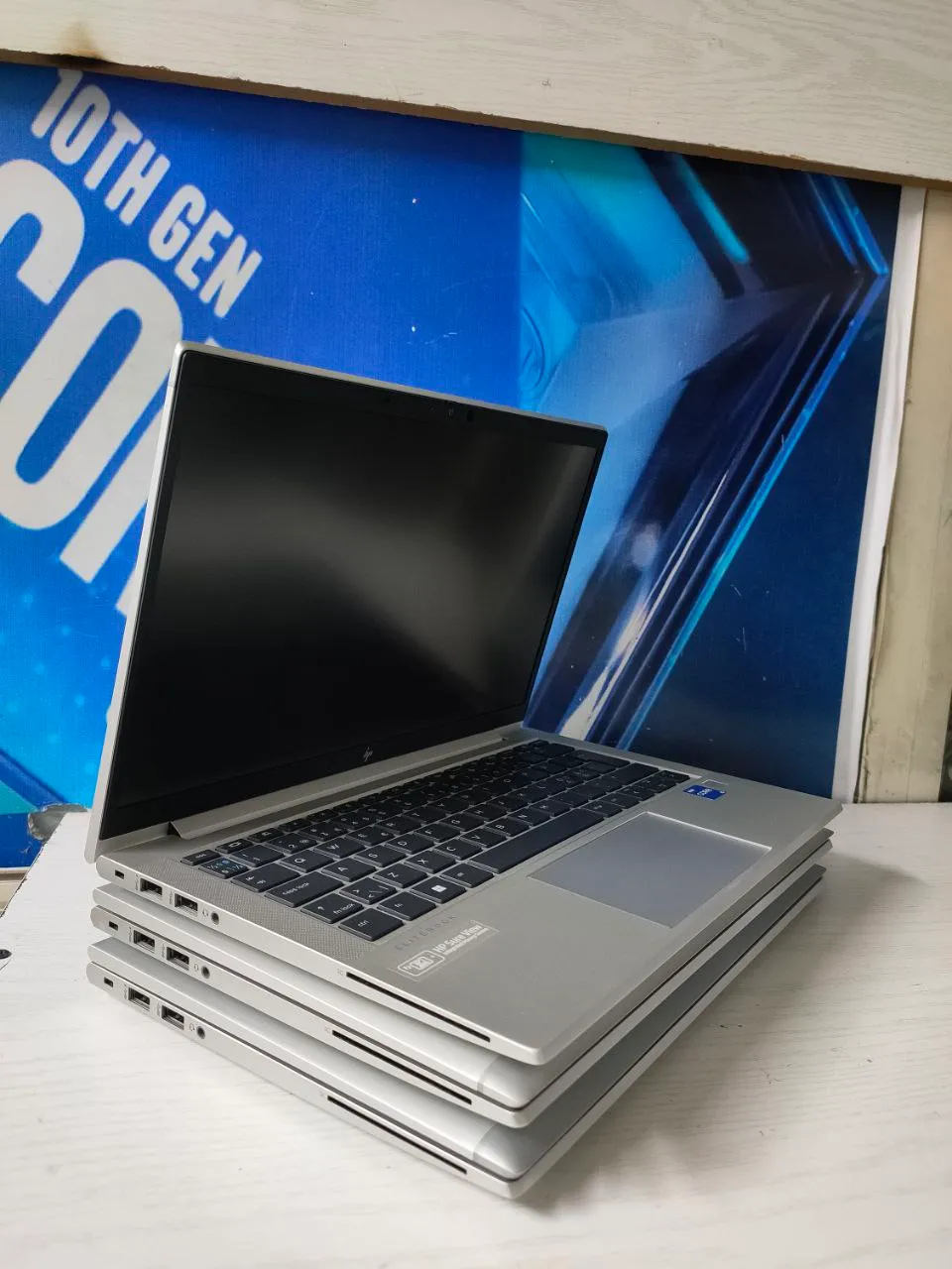HP Elitebook 830 G8 Laptop – photo 4