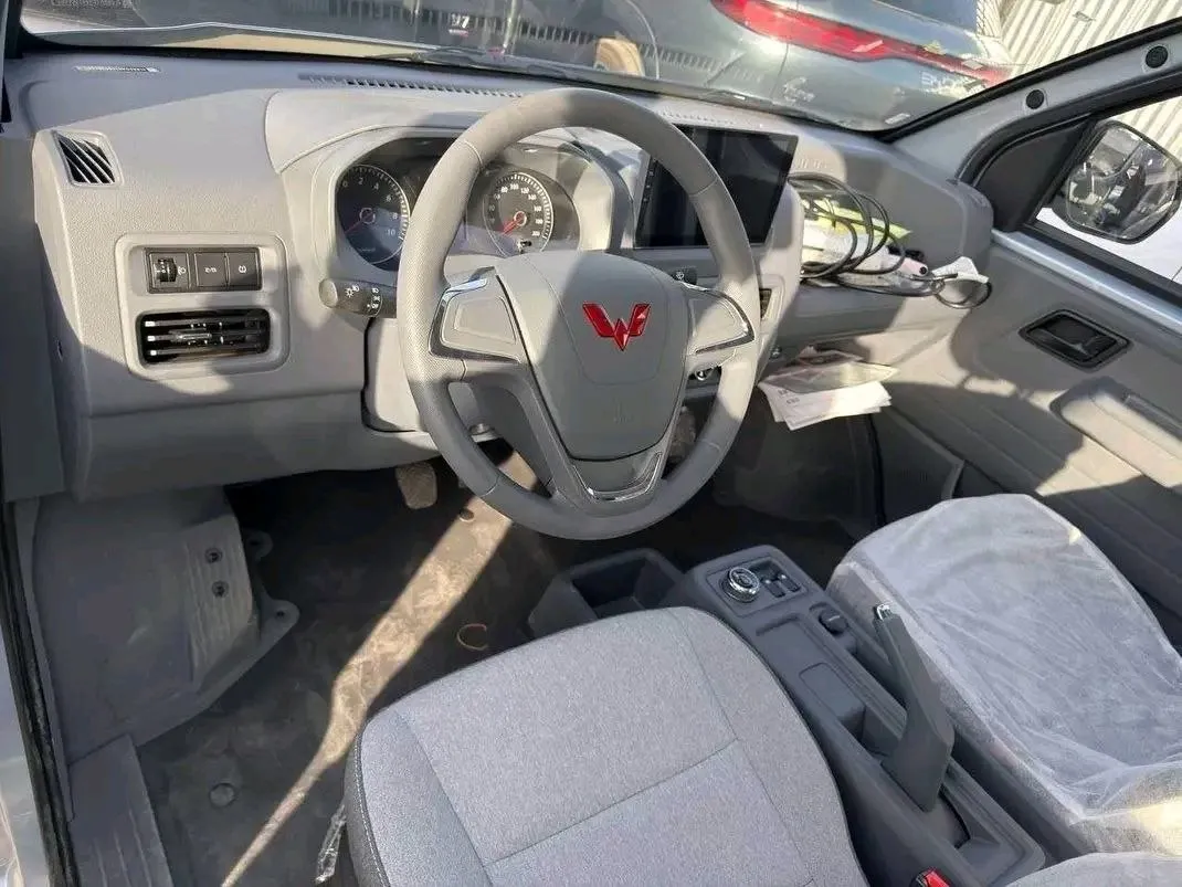 Wuling Yangguang EV Van 14-Seater – photo 5