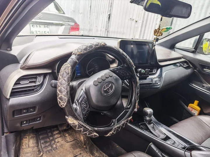 Toyota CHR 2017 Automatic – photo 3