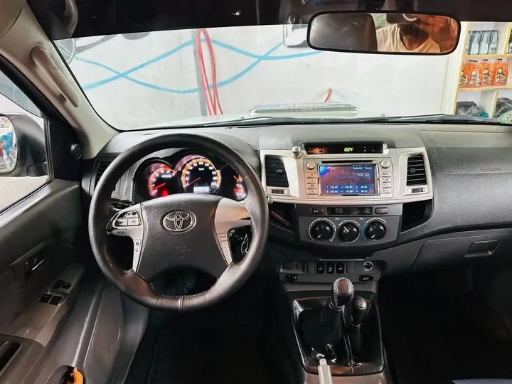 Toyota Hilux Vigo 2013 – photo 3