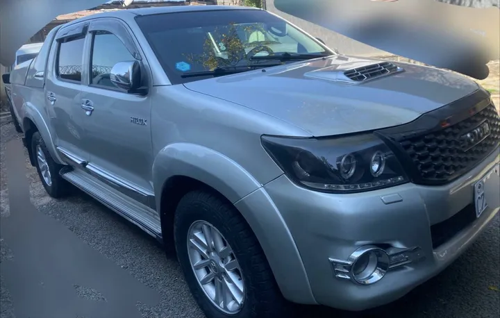 Toyota Hilux 2014 Double Cab Automatic – photo 3