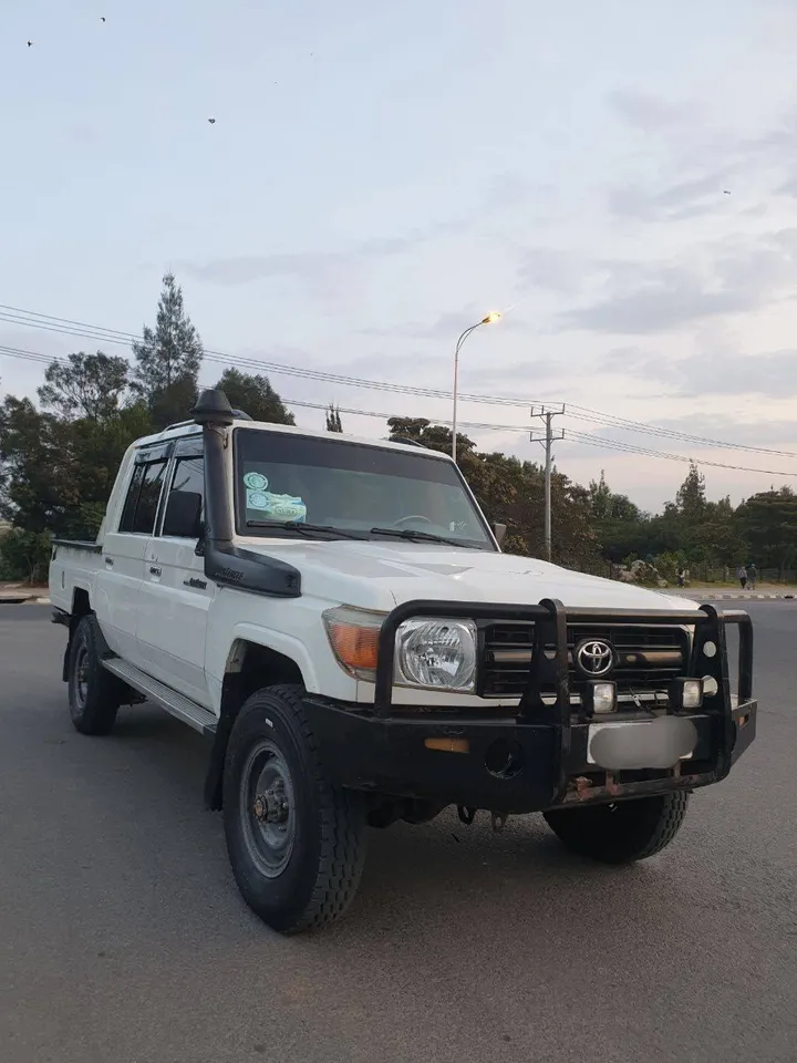 Toyota Double Cab Pickup 2019 – photo 4