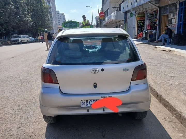 Toyota Vitz Manual Model 2000 – photo 3