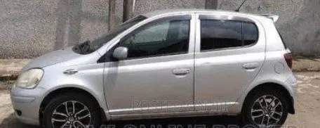 Toyota Vitz 2004 Automatic 1.0L – photo 4